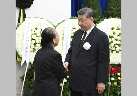 热地同志遗体在京火化 习近平等到八宝山革命公墓送别